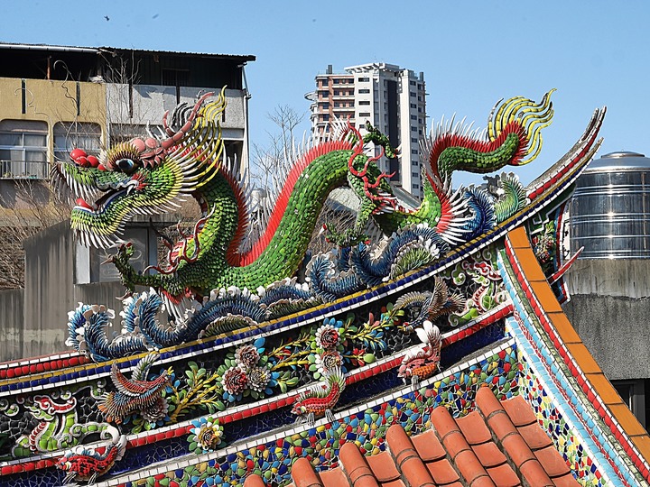 艋舺青山宮、朝北醫院、艋舺清水巖、萬華區史展示中心 — 艋舺市街散步之二