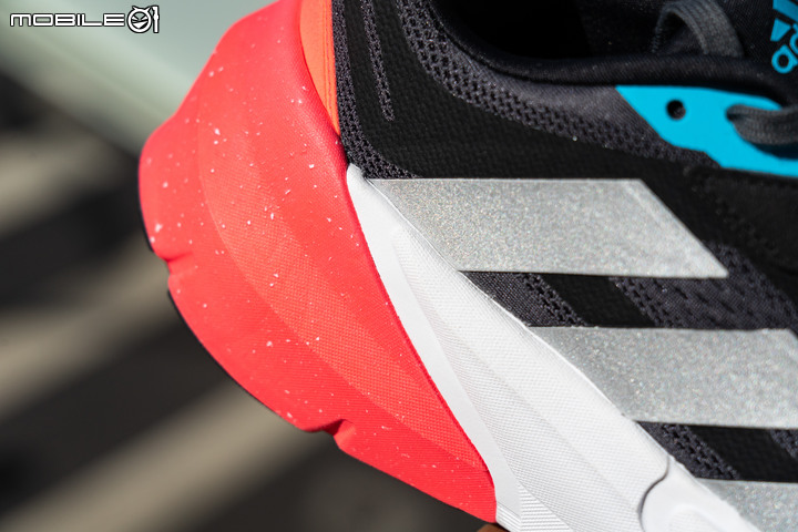adidas Adistar 跑鞋開箱分享|長距離訓練的專用戰靴!