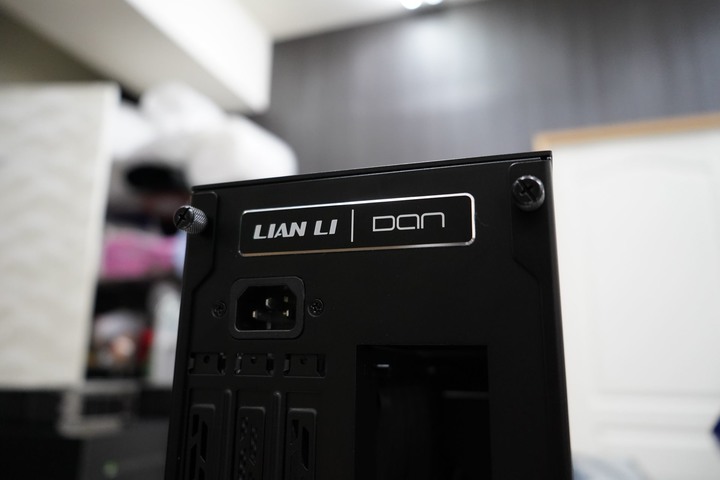 LIAN LI 聯力 A4-H2O 迷你 ITX 機殼 魔術大空間