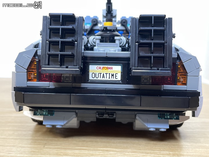 LEGO 10300 回到未來 迪羅倫DMC12 時光車 開箱