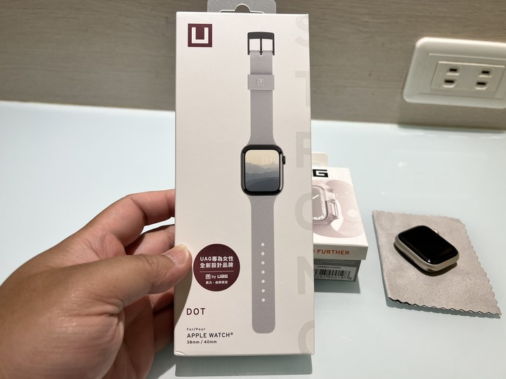 [分享文] UAG Apple Watch 透明 耐衝擊保護殼 + [U] Apple Watch 灰色 舒適矽膠錶帶 + Apple Watch 41mm 星光白