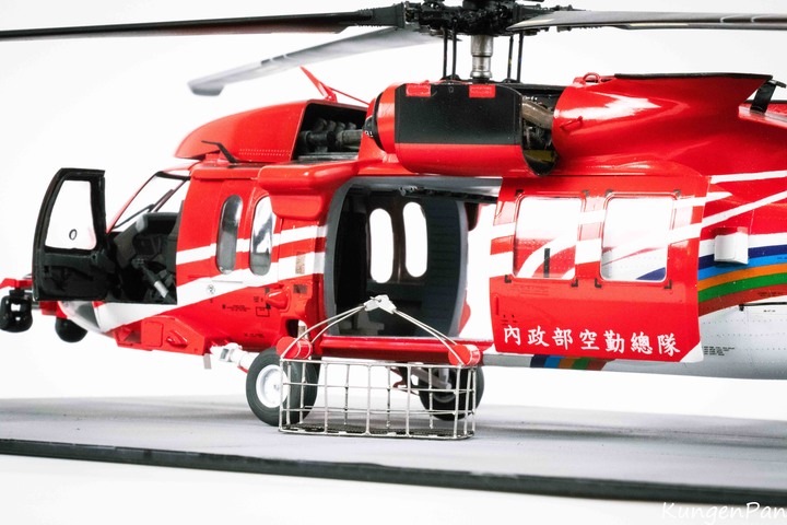 點我看大圖 1/35 空中勤務總隊 UH-60M-14 重裝型黑鷹直升機製作紀實