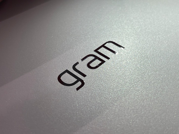 輕薄、效能、續航兼顧的LG gram 14Z90P新入手開箱