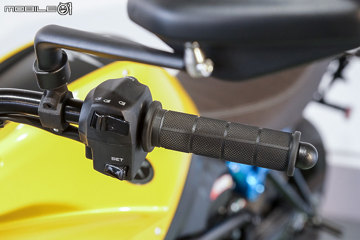 Energica EVA Esse Esse 9+ 賽道重點試駕｜百萬內復古電能車 看似乖巧卻很狂妄