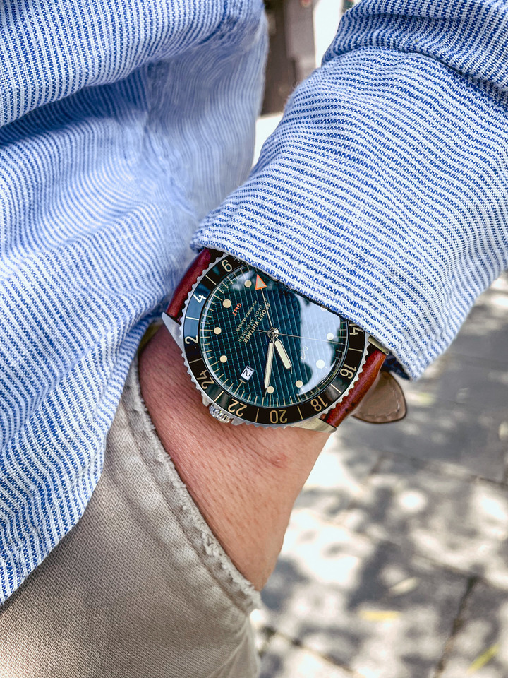 【設計師評價】About Vintage 1954 GMT 綠海龜，我的首支 GMT 手錶開箱