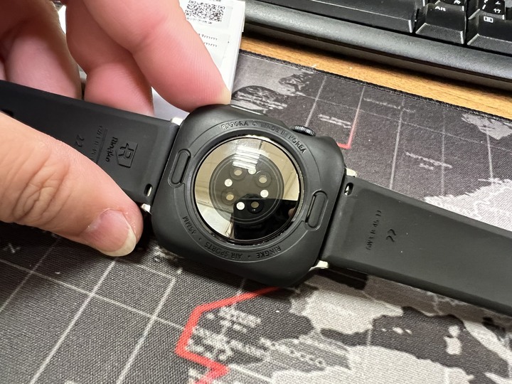 [分享文] Apple Watch 7 + Rearth Ringke Apple Watch 環保矽膠運動錶帶 + Rearth Ringke Apple Watch 抗震保護殼