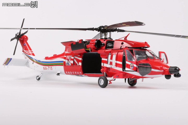 點我看大圖 1/35 空中勤務總隊 UH-60M-14 重裝型黑鷹直升機製作紀實