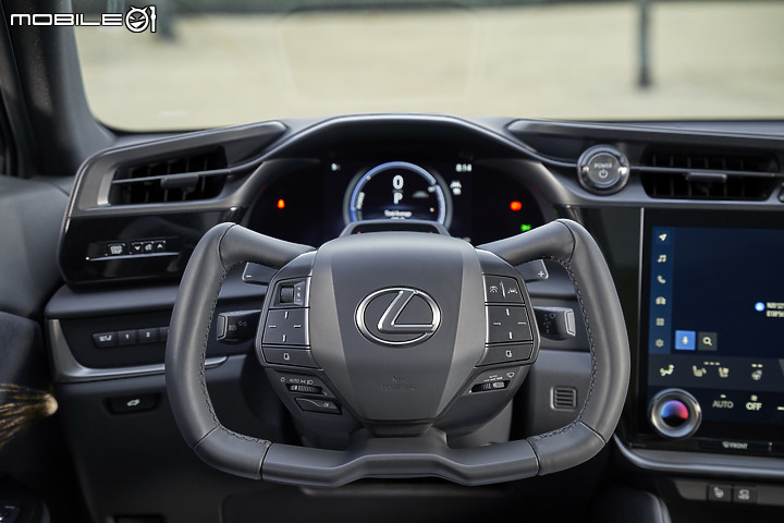 【海外新訊】Lexus RZ 450e正式亮相,前後雙馬達、DIRECT4四驅技術上身!