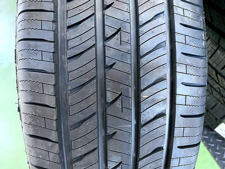點我看大圖 【CR-V 5代新鞋分享】飛隼輪胎 FALKEN - ZIEX CT60 A/S (235 60 R18)