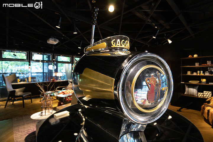 【設計選品】vol.01 MOT 明日選品 x 義大利經典設計：一睹全球限量 Ferrari V12 引擎書盒、獨家蒐藏 Maserati V8 引擎桌...以經典淬煉不凡！