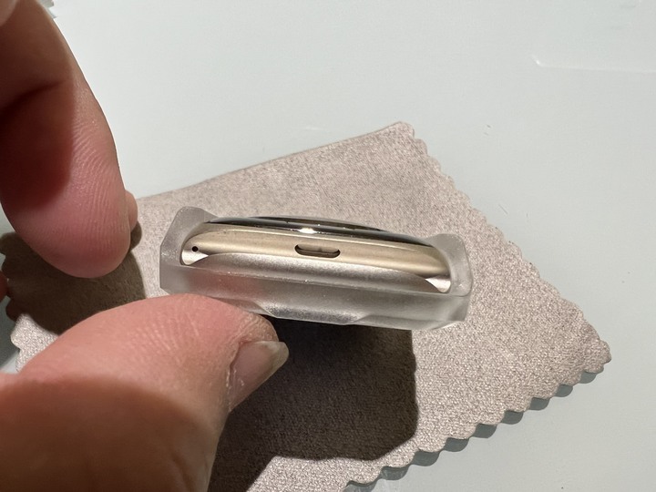 [分享文] UAG Apple Watch 透明 耐衝擊保護殼 + [U] Apple Watch 灰色 舒適矽膠錶帶 + Apple Watch 41mm 星光白