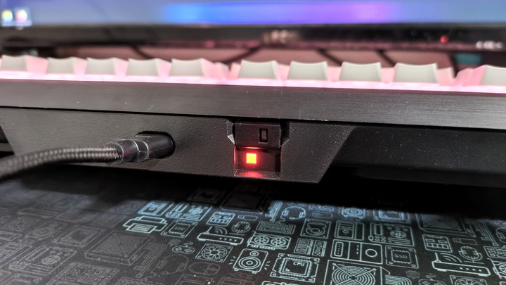 前有寶物!CORSAIR K70 RGB PRO 鍵盤開箱分享