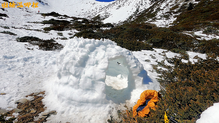 點我看大圖 【雪山主東峰】積雪達五年最厚|雪白色圈谷|圓糖混哪裡全新登山冒險節目!