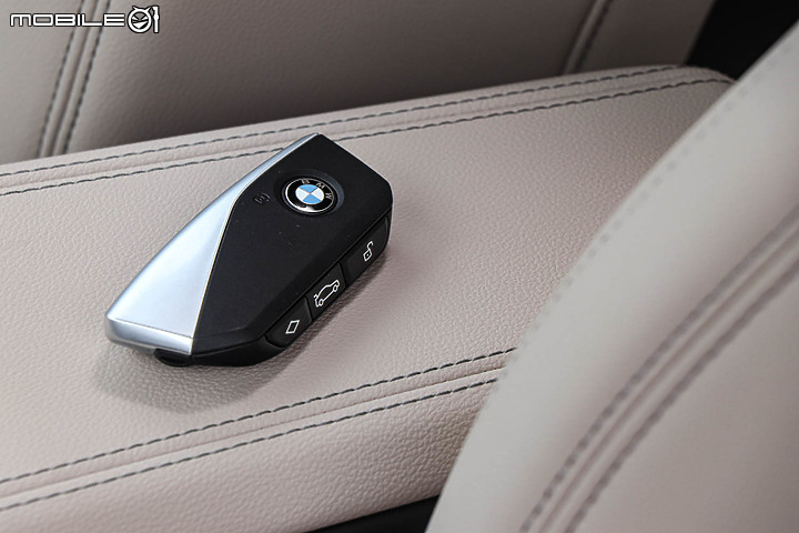BMW 220i Active Tourer Luxury 大改款試駕|不只iDrive 8.0,你得再重新認識一次這輛BMW!