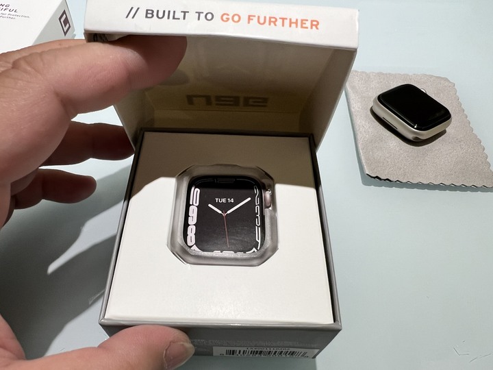 [分享文] UAG Apple Watch 透明 耐衝擊保護殼 + [U] Apple Watch 灰色 舒適矽膠錶帶 + Apple Watch 41mm 星光白