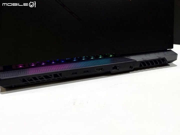 白天工作用,休息娛樂用,就連晚上都很炫目的強大筆電 G533