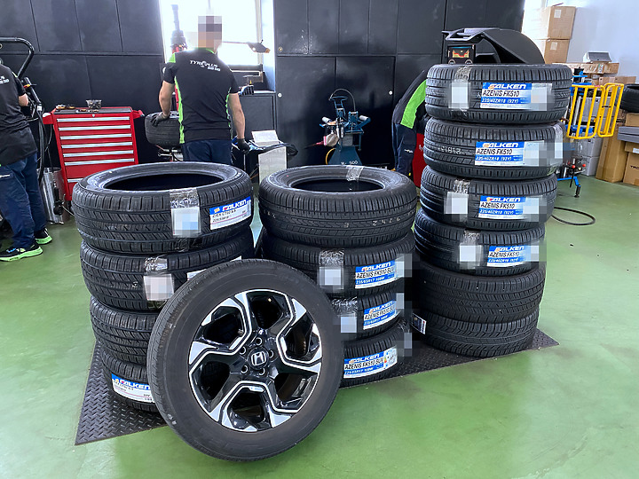 點我看大圖 【CR-V 5代新鞋分享】飛隼輪胎 FALKEN - ZIEX CT60 A/S (235 60 R18)