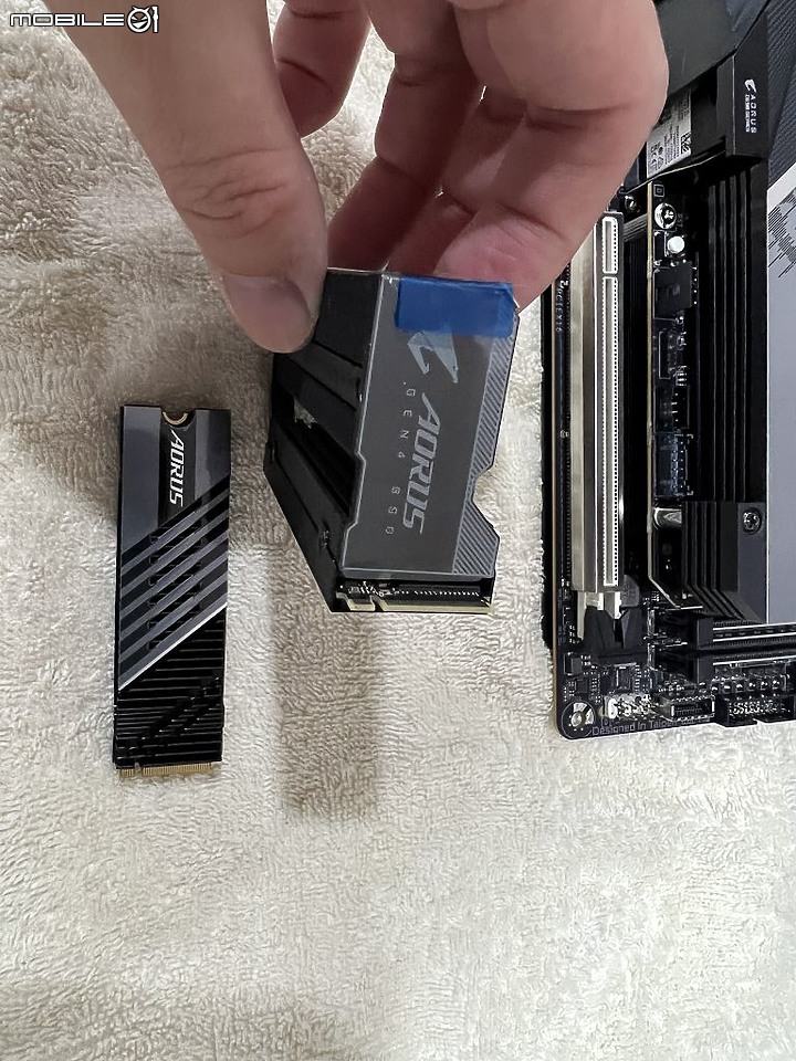 違章建築超強散熱 AORUS Gen4 7000s Premium 開箱