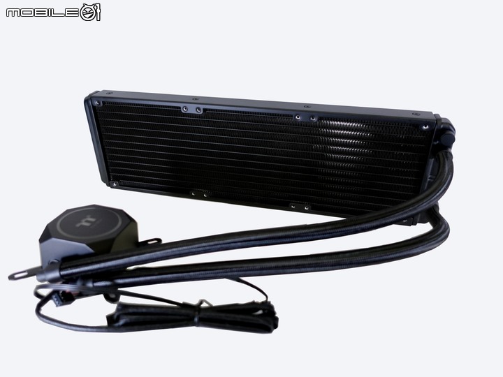 [開箱]平價、豐富且充實 TT TH360 一體式水冷散熱器