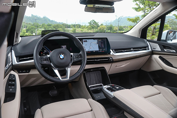 BMW 220i Active Tourer Luxury 大改款試駕|不只iDrive 8.0,你得再重新認識一次這輛BMW!