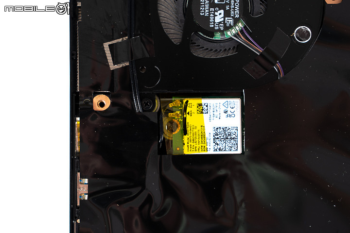 MSI Stealth 15M B12UE 測試報告|換上都會風的輕薄電競筆電!