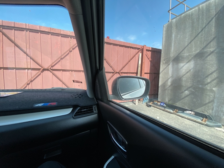 隔熱紙太藍吧？