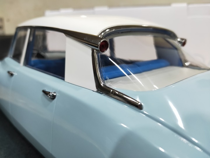 【模型開箱】時尚尖端的法國女神！1/12 Norev Citroen DS 19