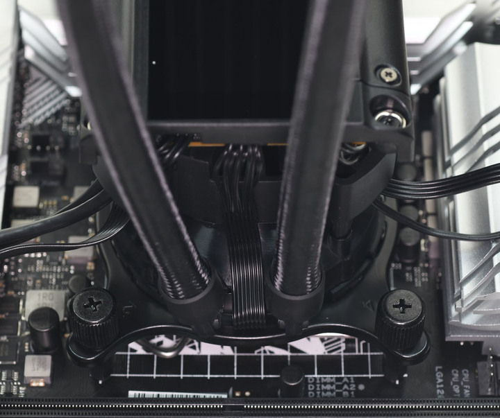 MSI MEG CORELIQUID S360一體式水冷簡介及測試