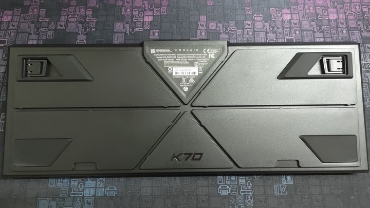 前有寶物!CORSAIR K70 RGB PRO 鍵盤開箱分享