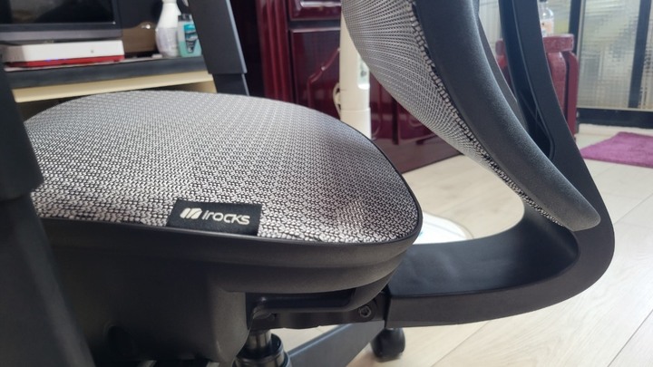 舒適又通透 irocks t16 人體工學網椅開箱