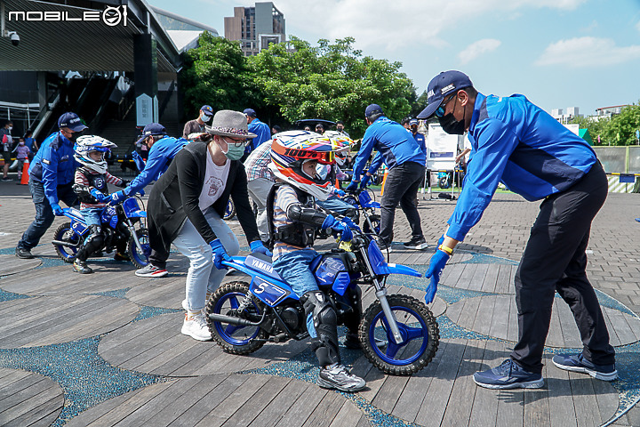 【採訪】YAMAHA 親子機車教室 2022 首場開課！安駕不分年齡層 會腳踏車就能 PW50 輕鬆騎上手！