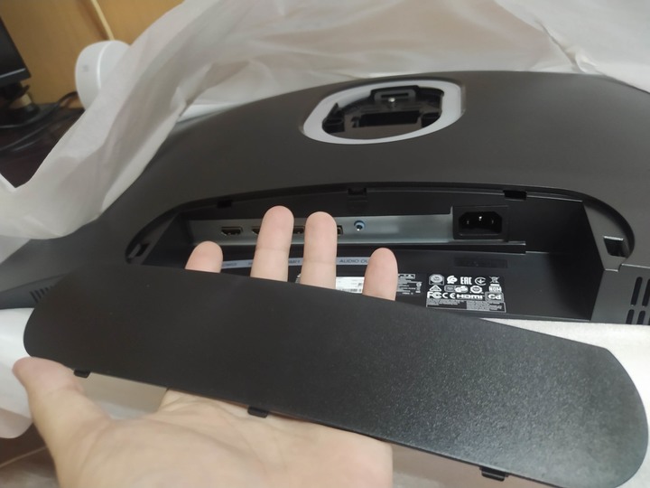 【開箱】EI322QK最便宜32吋4K曲面VA面板開箱,一分錢一分貨還是超CP值!?