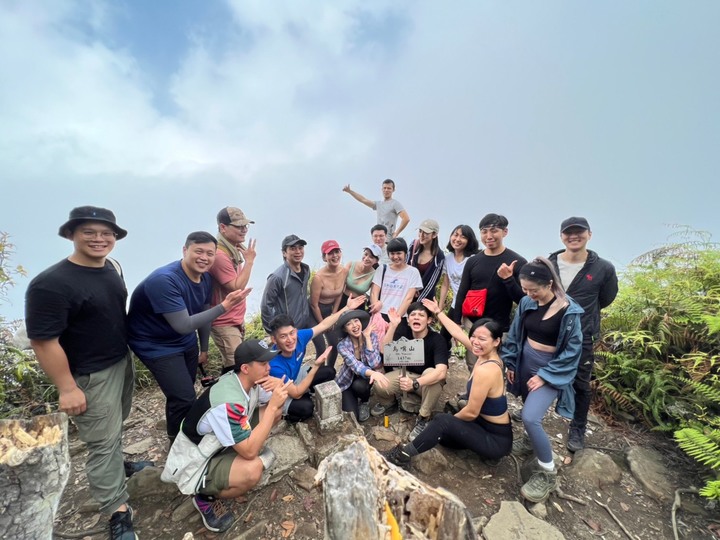 十九人的水雲三星之鳥嘴山(上島山)雲海白牆之旅