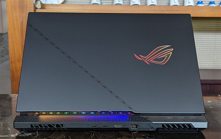 Road to SCAR…ROG SCAR 17 G733ZM開箱