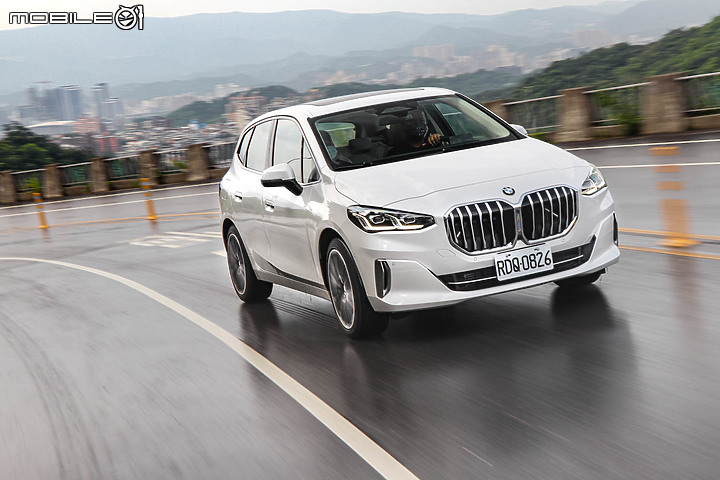 BMW 220i Active Tourer Luxury 大改款試駕|不只iDrive 8.0,你得再重新認識一次這輛BMW!