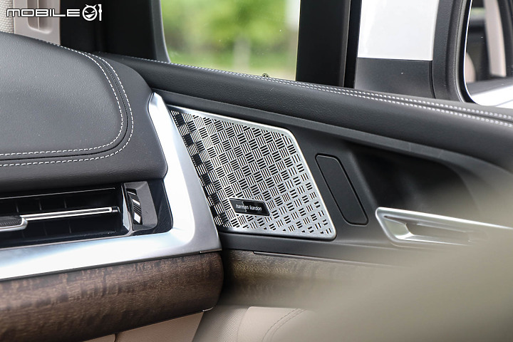 BMW 220i Active Tourer Luxury 大改款試駕|不只iDrive 8.0,你得再重新認識一次這輛BMW!