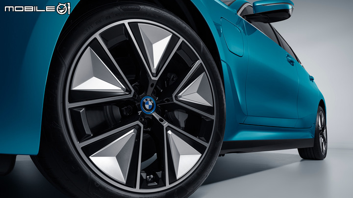 【海外新訊】首款純電3系列,BMW 「i3 eDrive35L」中國發表!