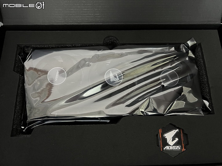 點我看大圖 直立才好看 AORUS GeForce RTX 3050 三環燈 ELITE 開箱