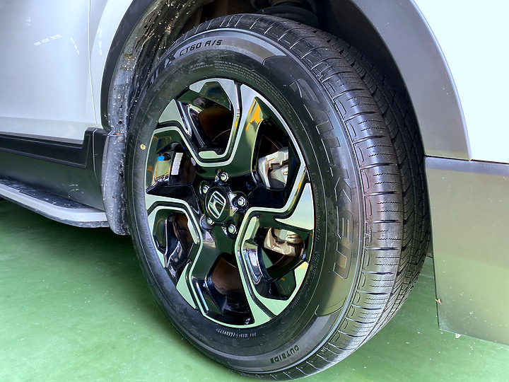 點我看大圖 【CR-V 5代新鞋分享】飛隼輪胎 FALKEN - ZIEX CT60 A/S (235 60 R18)