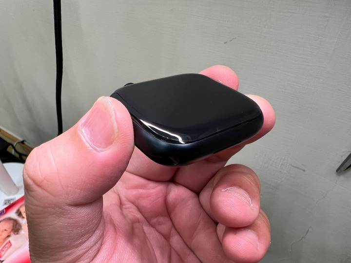 [分享文] Apple Watch 7 41mm/ 45mm 5D複合式耐磨硬膜 再也不用花大錢去貼保護貼了...