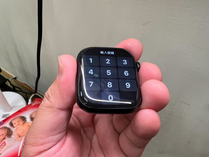 [分享文] Apple Watch 7 41mm/ 45mm 5D複合式耐磨硬膜 再也不用花大錢去貼保護貼了...