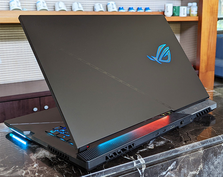 Road to SCAR…ROG SCAR 17 G733ZM開箱