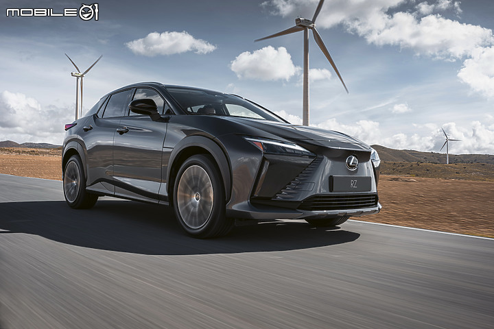 【海外新訊】Lexus RZ 450e正式亮相,前後雙馬達、DIRECT4四驅技術上身!