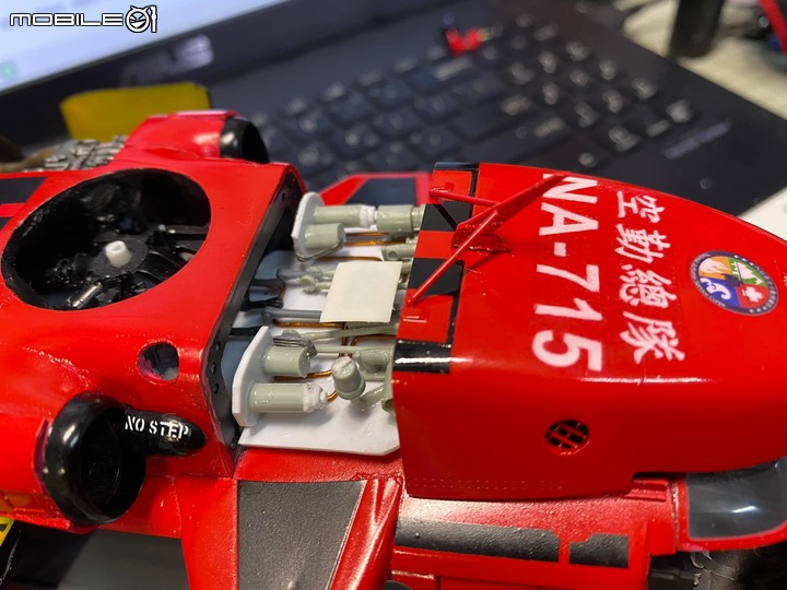 點我看大圖 1/35 空中勤務總隊 UH-60M-14 重裝型黑鷹直升機製作紀實
