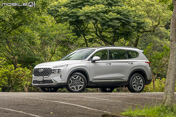 Hyundai Santa Fe GLTH-D 4WD 試駕|四驅、油電、豐富配備我都要!