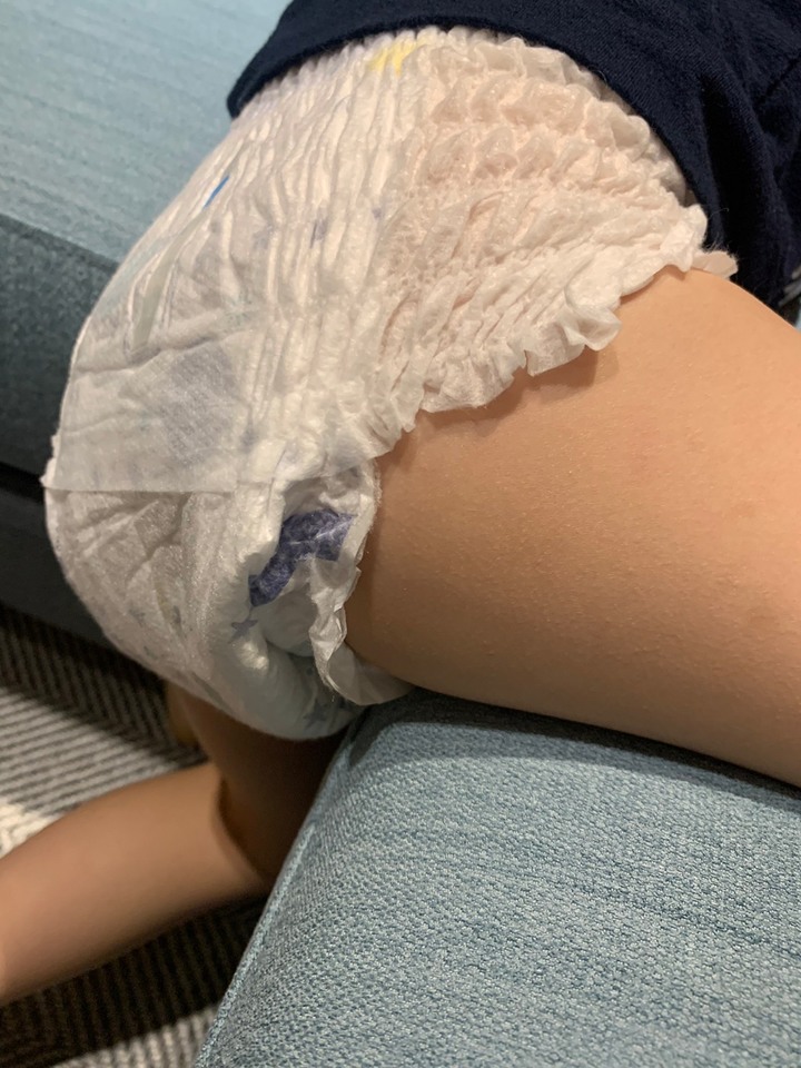 夜用尿布吸收力評比(巧虎安睡褲、滿意晚安褲、麗貝樂、大王夜晚褲)
