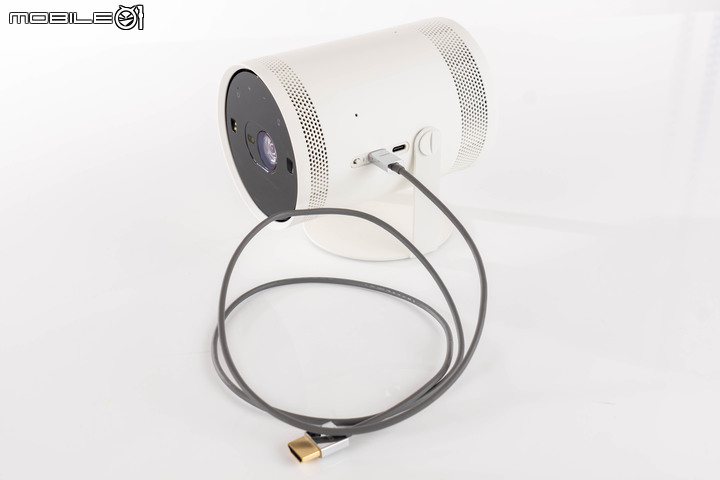 Samsung The Freestyle 迷你行動投影機試用 小巧身形卻能智慧投放大畫面感受