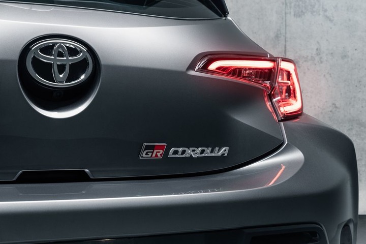 價格將很漂亮?若是200萬以內豐田新鋼砲GR Corolla將會打到誰?(本田Type-R, Golf R, Subaru STi, Benz A35)