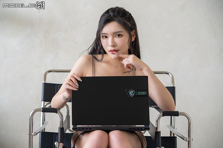 MSI Stealth 15M B12UE 測試報告|換上都會風的輕薄電競筆電!