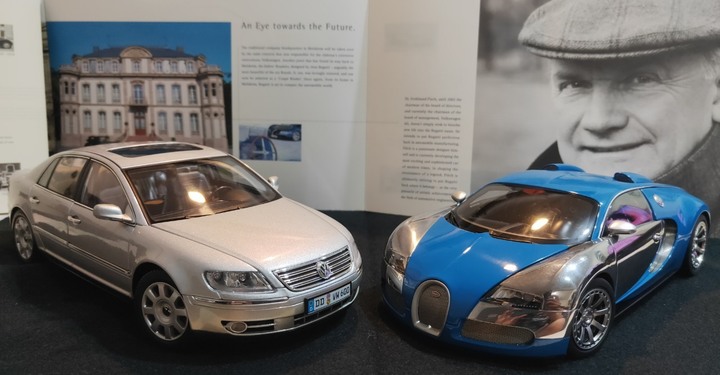 點我看大圖 【模型分享】百年限定,舉世無雙!1/18 Bugatti Veyron EB 16.4 Bleu Centenaire Edition